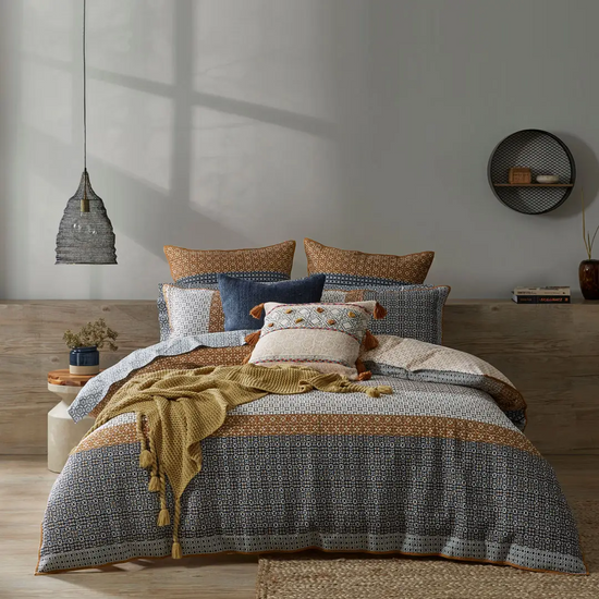 Shop Quilts Cover